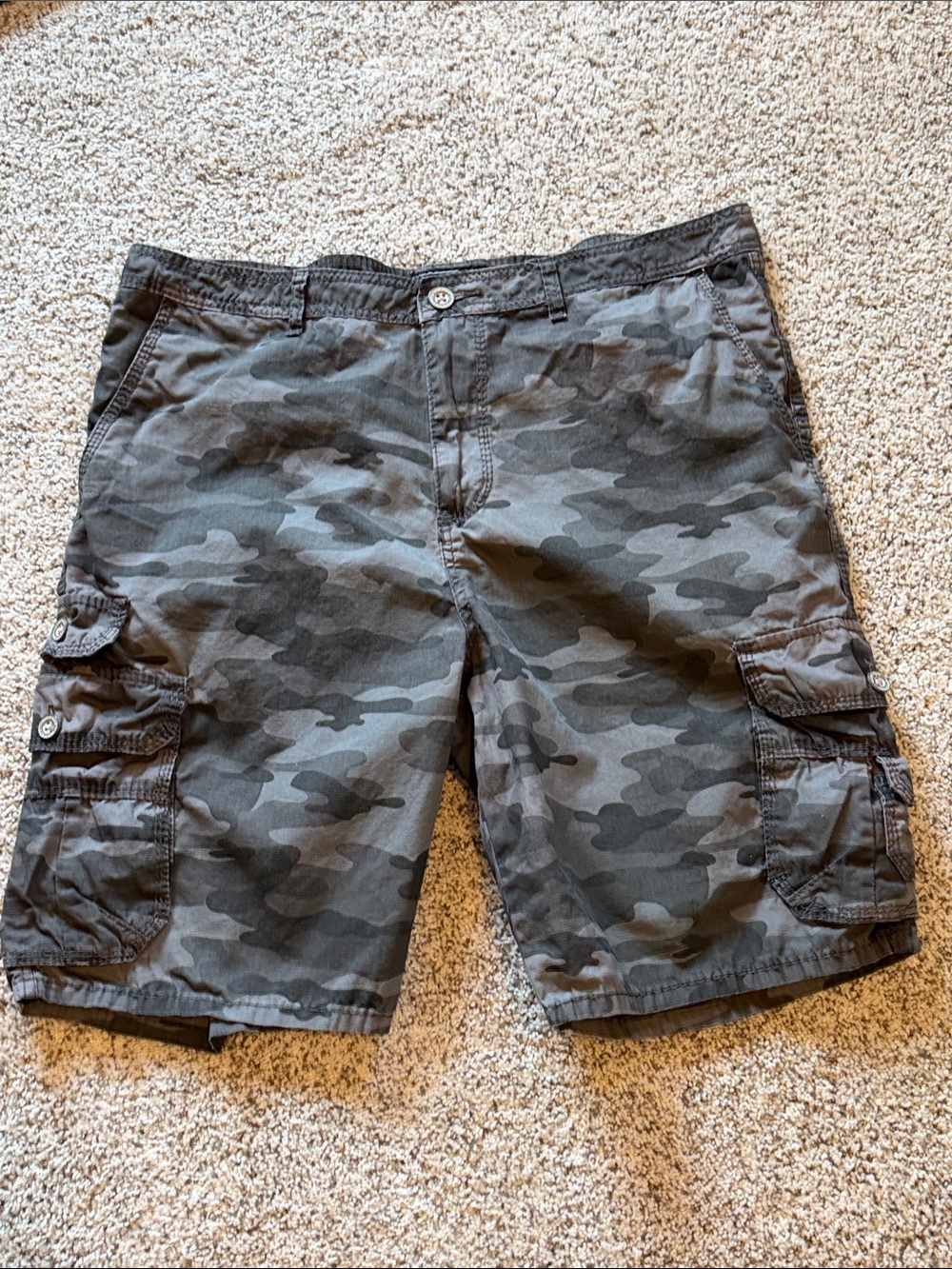 Buckle Black Men's Gray Camo Cargo Shorts. 38” inch waist